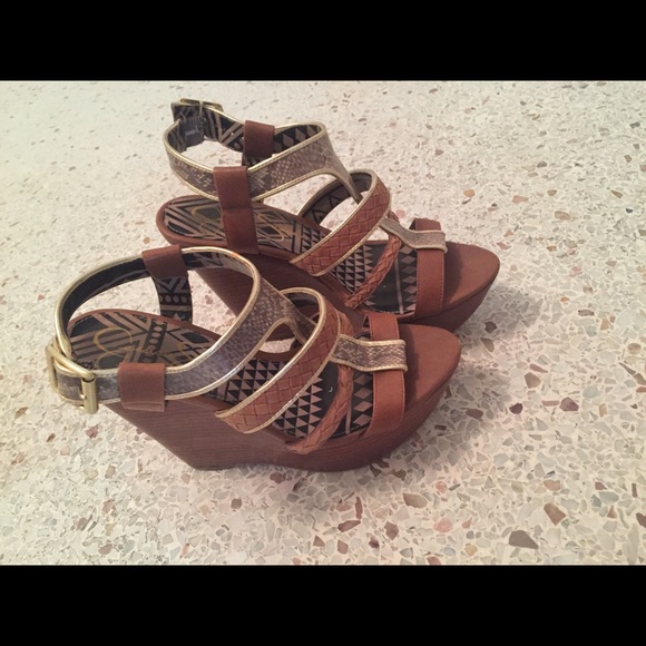 Jessica Simpson Kurtis Platform Wedge Sandals - Picture 3 of 5